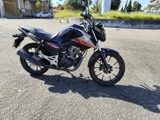Titan 160 ano 2025 - moto conservada