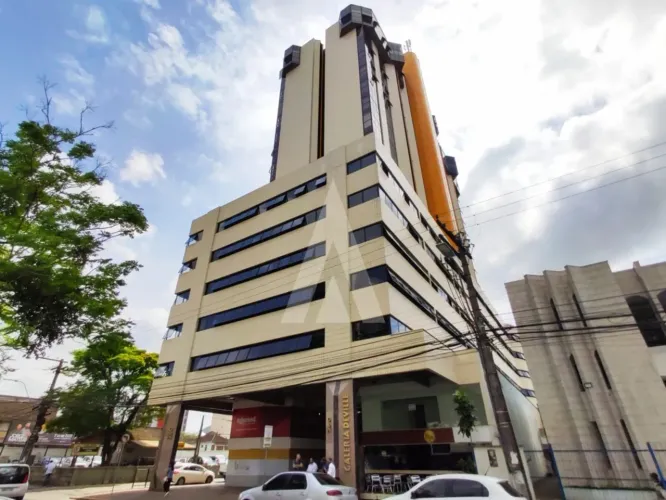 Sala comercial com 28,54m² no Centro em Joinville - SC