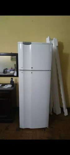 Geladeira super freeze Electrolux DC37 220V