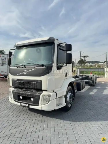 VOLVO VM 270 ANO 2020 6X2 NO CHASSIS