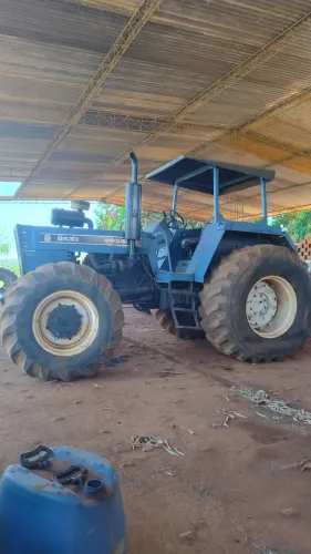 NEW HOLLAND 8430 com motor MWM 229 6cc
