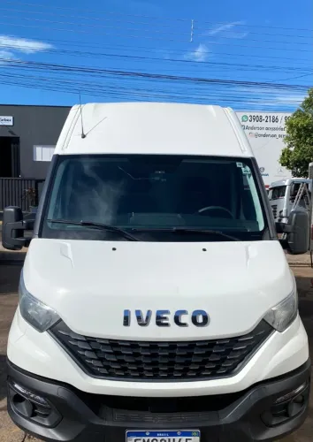 Iveco Daily Furgão 30-130 2.3 12m³ (die)(e5) 2022