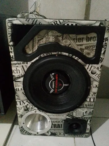 Vendo essa linda caixa de som automotivo toda funcionando em bom estado de uso