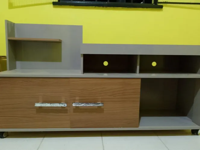 VENDE-SE RACKER DE TELEVISÃO 