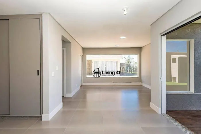 Sobrado com 3 dormitórios para alugar, 120 m² por R$ 5.800/mês - Santa Felicidade