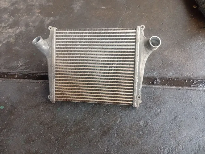 Radiador intercooler para caminhão Volkswagen Constellation 24240