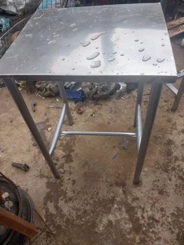 Mesa de inox 64cmx56cm