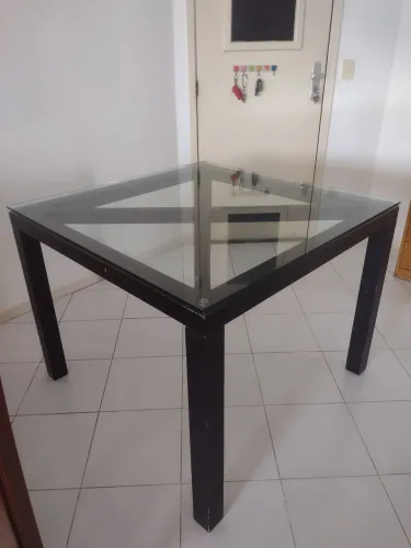 Mesa madeira maciça com tampo de vidro comprada ambiente móveis