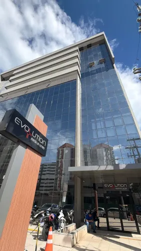 Sala comercial disponível para locação na Ponta Verde