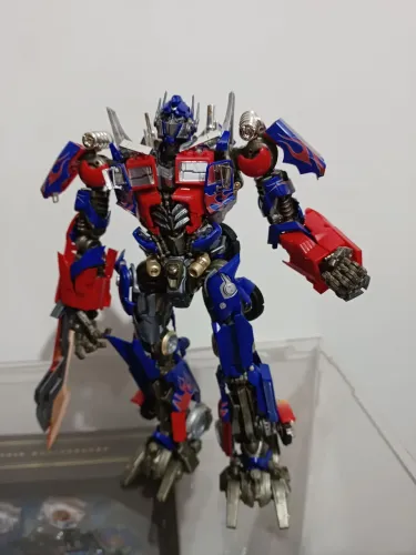 Figure Optmus Prime model kit dmk01 takara tomy transformers