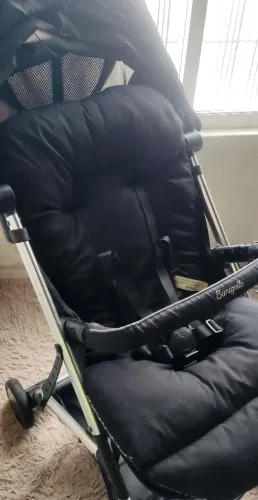 Carrinho de Bebê Compacto