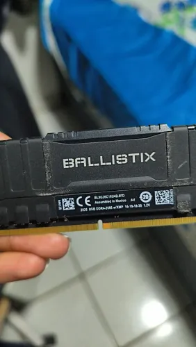 2 Memórias DDR4 à venda - ótimo estado!