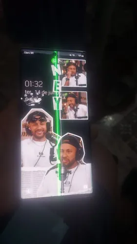 Vendo ou troco note 10+(possui listra no meio da tela porém não atrapalha o funcionamento)