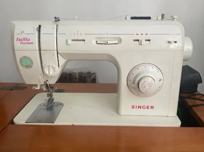 Maquina de costura singer facilita premiun 36 pontos COM DEFEITO