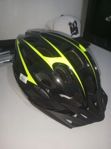 CAPACETE PARA CICLISTA KSW PRETO E NEON