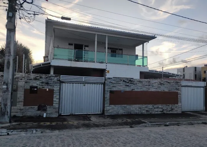 Casa com 3 dormitórios à venda, 270 m² por R$ 849.000 - Jardim Cidade Universitária - João