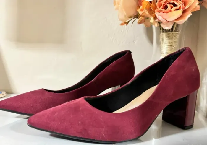 Scarpin vinho beira rio 34/35
