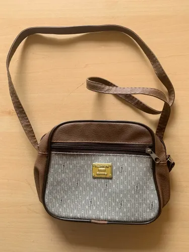 Acessórios e Roupas Seminovas