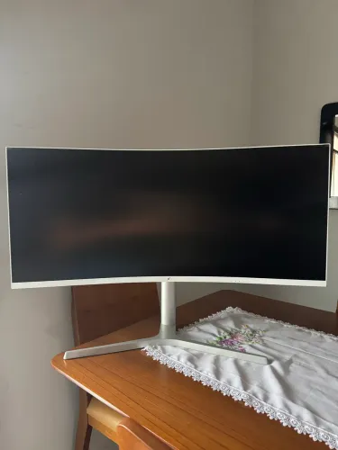 Monitor curvo 34? 165hz 2.5K DEFEITO NA TELA