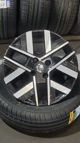 Rodas da Fiat strada Aro 15 com pneus 185/60 15