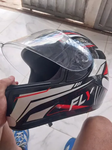 Vendo 2 capacetes fly