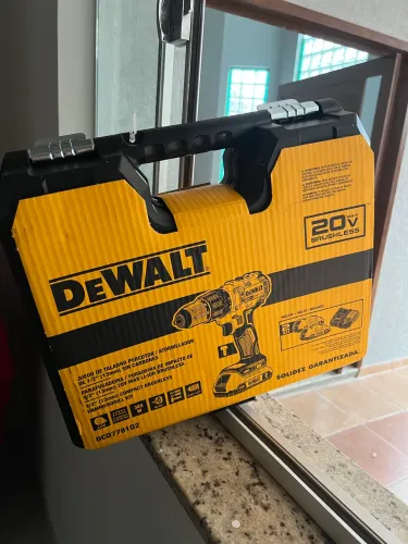 Parafusadeira Furadeira de Impacto Dewalt DCD7781D2 20V Brushless Mandril 13mm Torque 65Nm