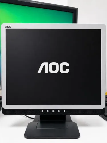 Monitor AOC LCD 17" ? Modelo LM765s / TFT1780PSA+