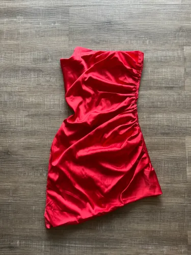 Vestido em cetim PP