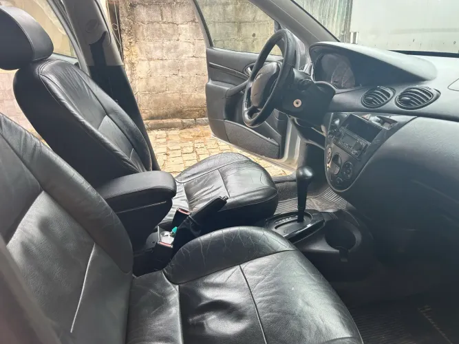 Ford Focus Ghia/ XR 2.0 /ghia 2.0 16V Flex 5P 2007