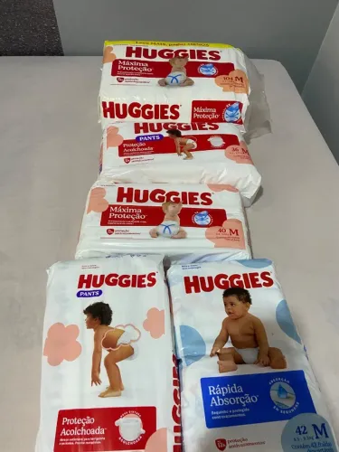 LOTE DE FRALDAS HUGGIES ? TAMANHO M