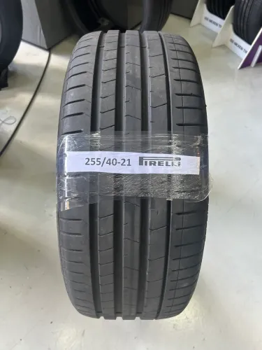 Pneu Pirelli 255/40 R21