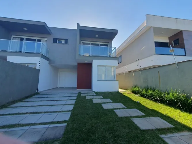 Casa com 3 dormitórios, sendo 1 suíte para alugar, próximo ao Novo Campeche - Florianópoli