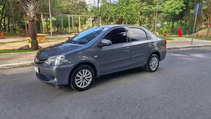 Toyota Etios XLS Sedan 1.5 Flex 16V 4P Mec. 2014