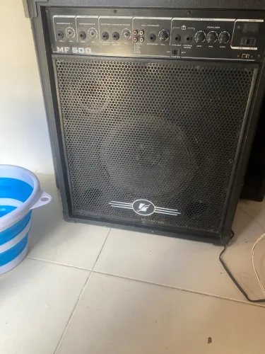 Vendo caixa de som pra usar em teclado guitarra etc