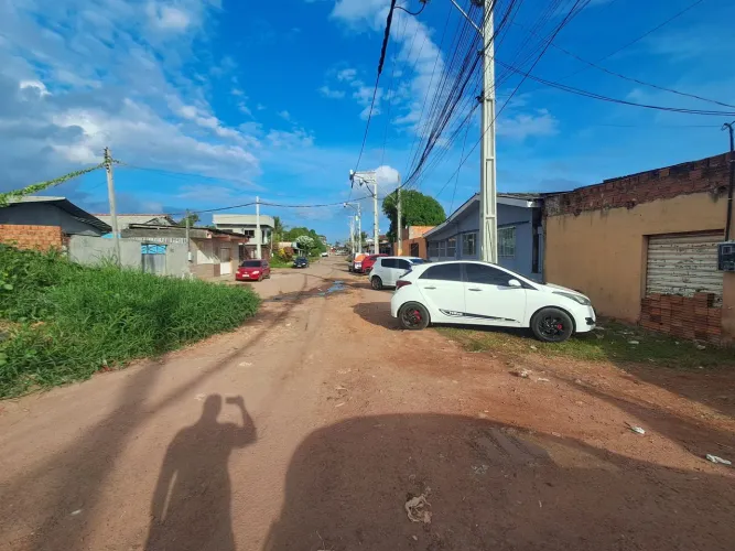 CASA COM UM KIT-NET ATRÁS