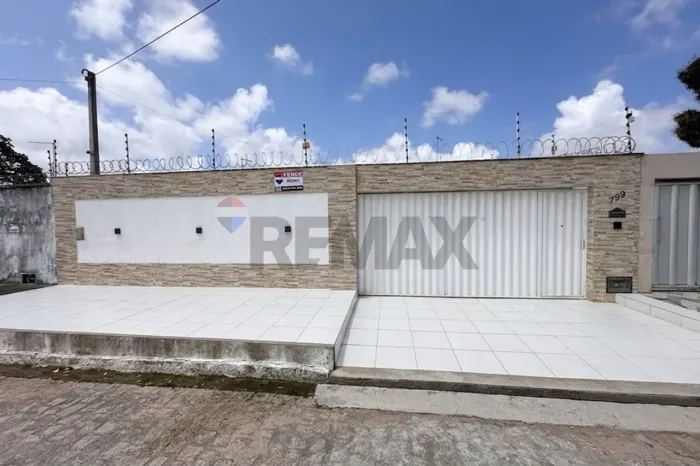 Casa no bairro jardins!! Excelente localização. ACEITA FINANCIAMENTO!