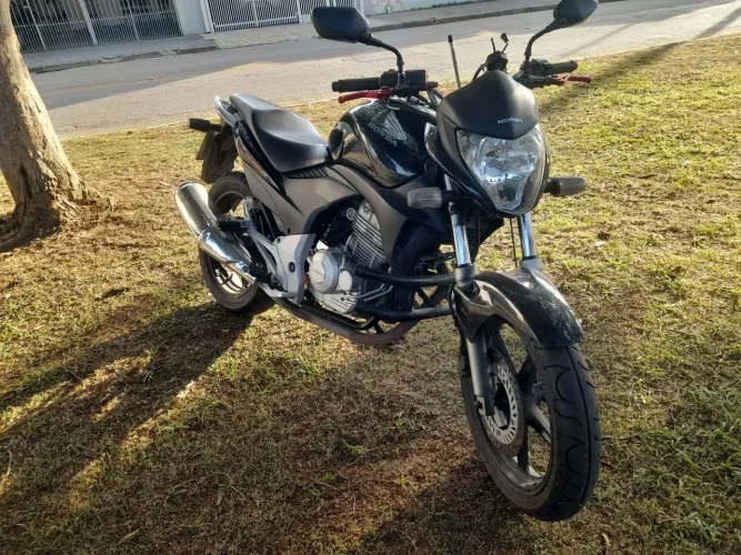 MOTO HONDA CB300CC MUITO NOVA MUITO ZERA DE ANDAR TUDO OK