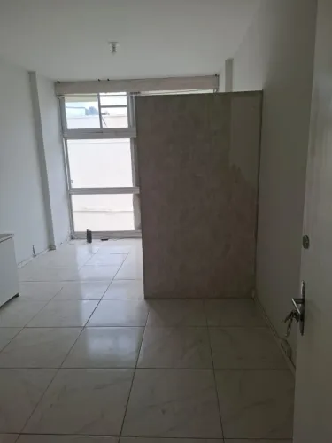 Vendo sala comercial, Ed. Sarkis, 4° andar, rua da Alfândega, 22, centro, Vitória, ES