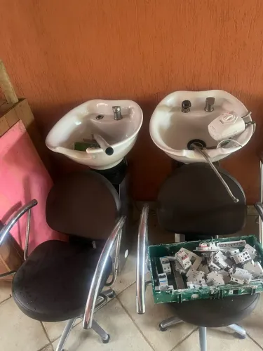 cadeira e lavatório de salão