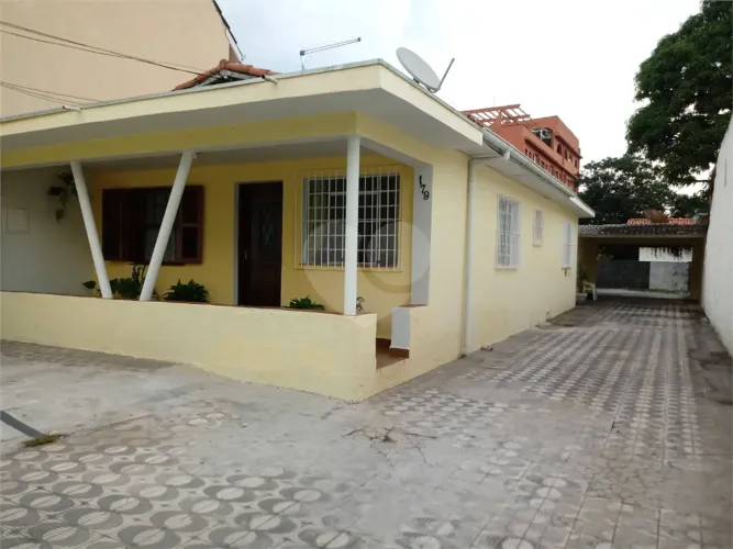 Casa térrea com 3 quartos para locação em Centro - SP