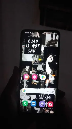 Estou vendendo esse celular muito bom 