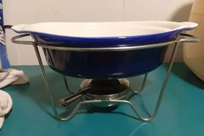 Rechaud de Cerâmica Azul Marinho com Suporte em Inox e Tampa de Vidro