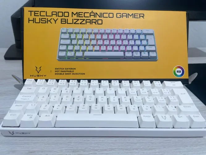 Teclado Mecânico Gamer Husky Blizzard, 60%, RGB, Switch Gateron Brown, ABNT2, Branco
