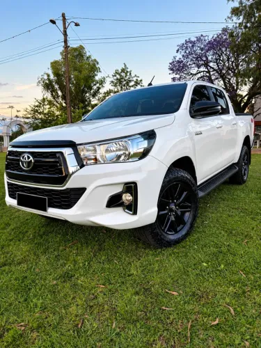 Toyota Hilux CD SR 4X4 2.8 TDI Diesel Aut. 2020