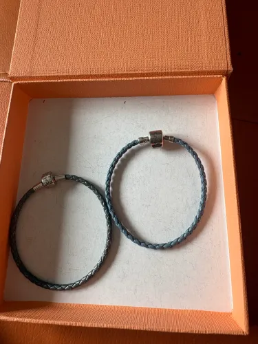 Pulseiras em couro Monte Carlo e Vivara