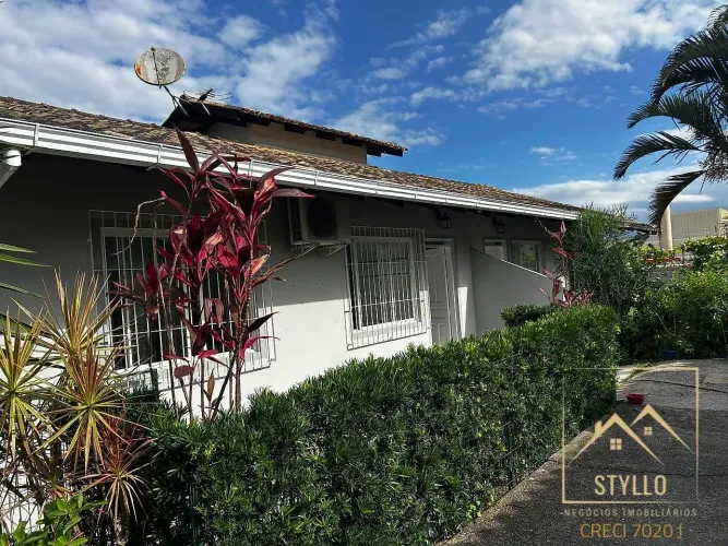 Excelente casa à venda com 58,49² em Forquihas, São José.