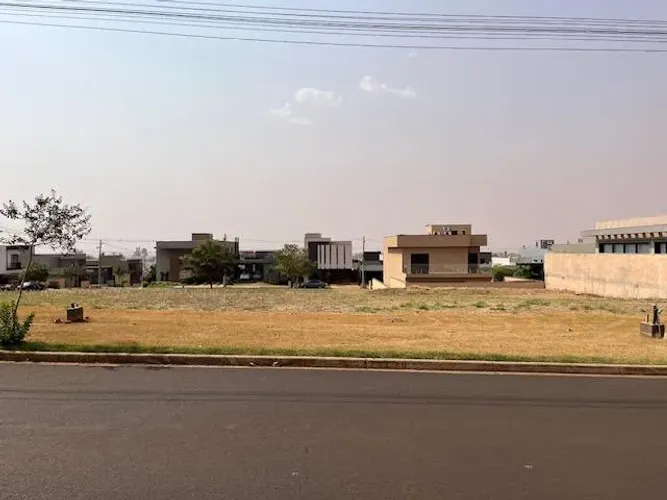 Terreno plano de ilha no Quinta dos Ventos | Só aqui na Imobiliária Rosa e Rangel