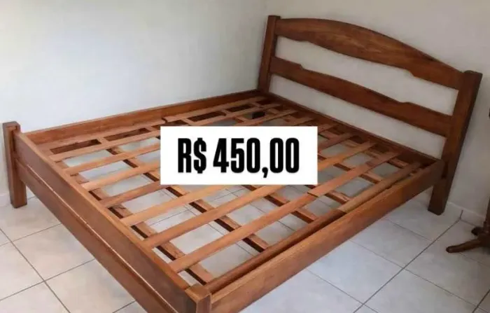Cama de Casal Todo de Madeira de Primeira 