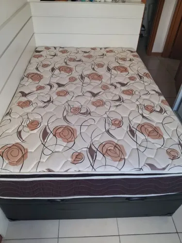 Vendo Cama Box baú Viúva. Medida:1,28x1,88x28 cm. Usado semi novo.