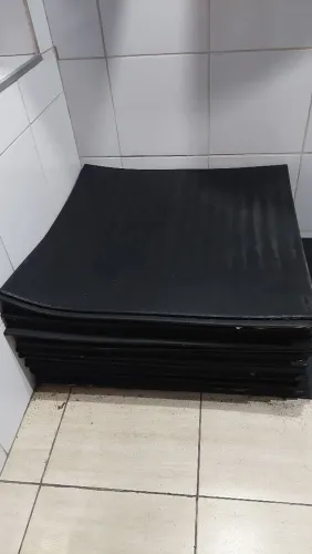 Piso de Borracha 1m x 1m para academia/crossfit